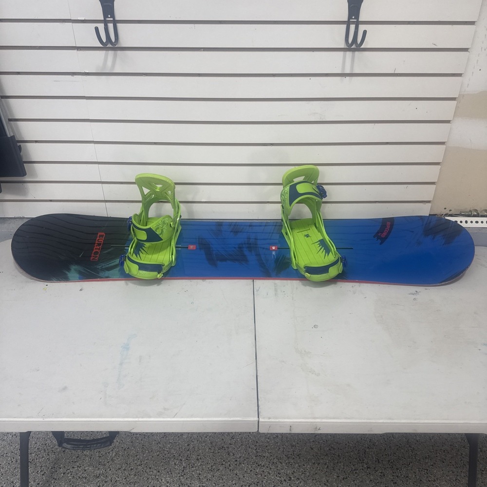 Burton Ripcord 152 cm Flat V Rocker All-Mountain Snowboard & Bindings Wide Black